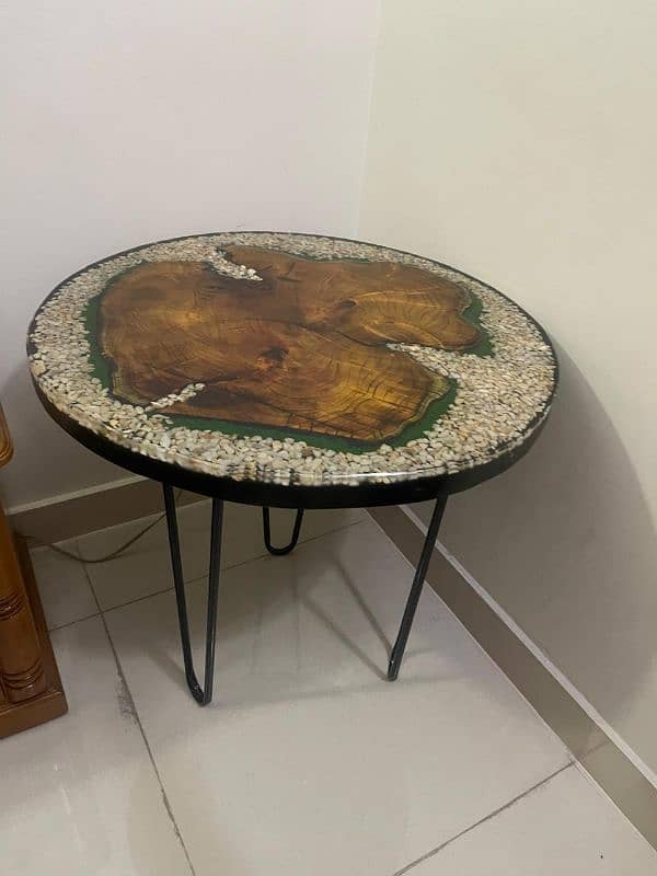 Handmade resin table 19