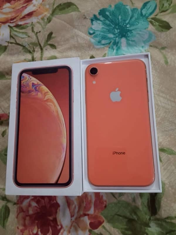 Iphone Xr with box 0