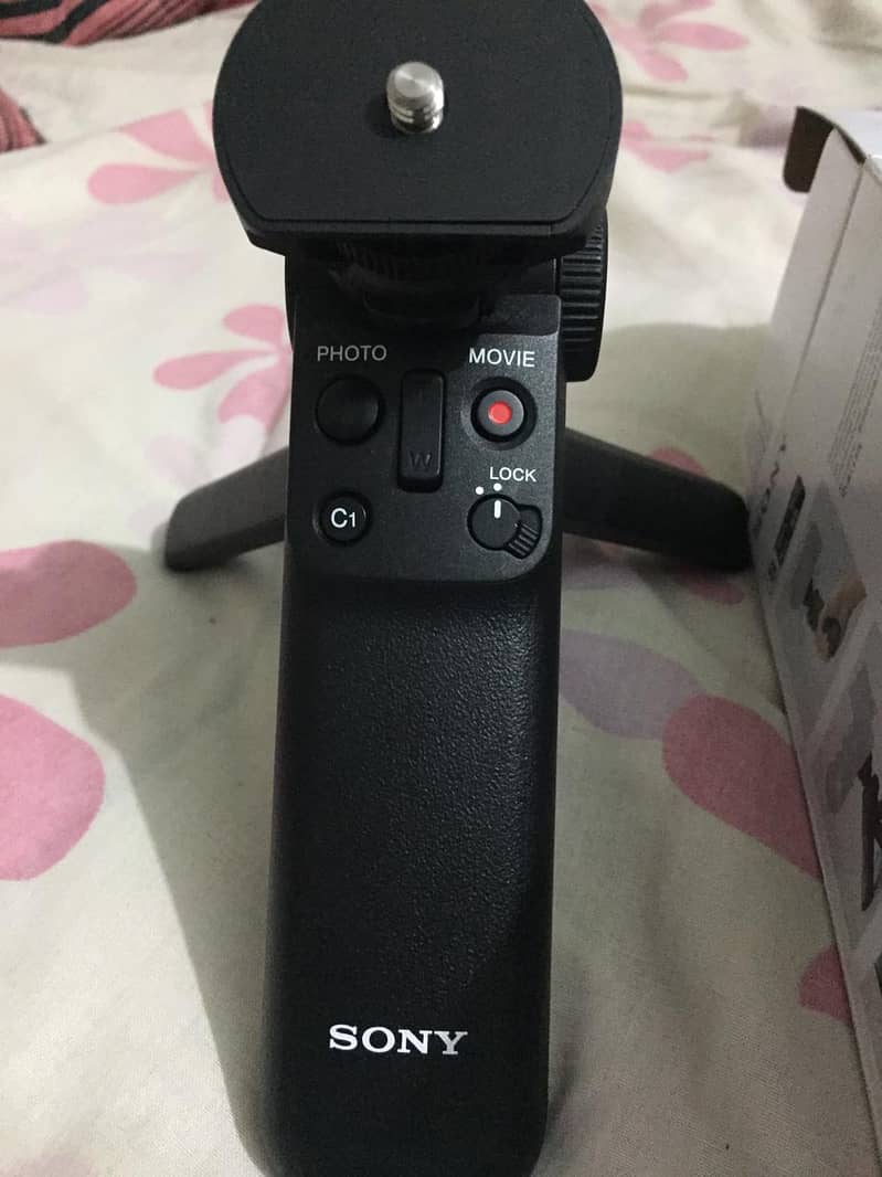 Sony GP-VPT2BT Wireless Bluetooth Shooting Grip and Tripod - Black 1