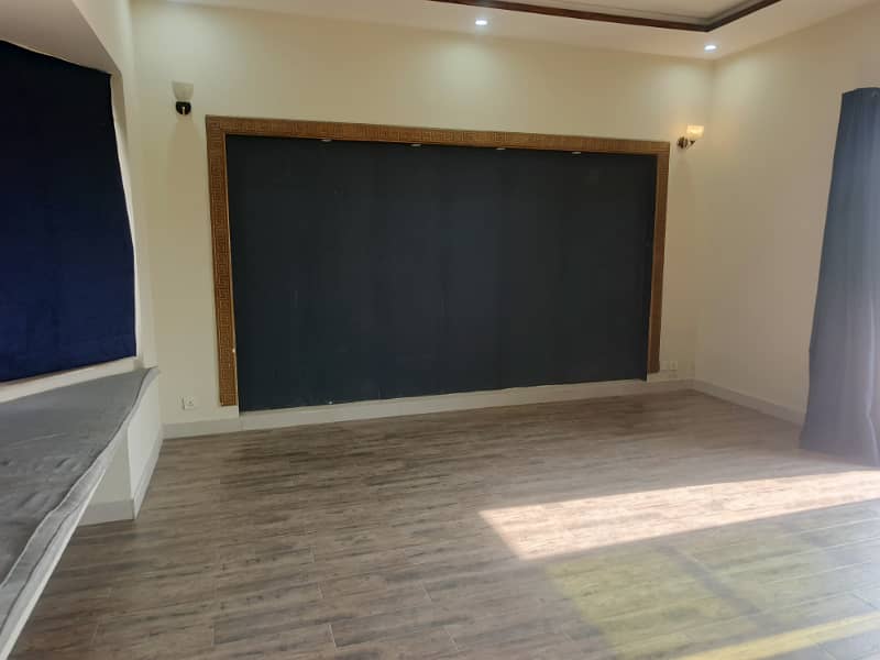 One Kanal Upper Portion Available For Rent In DHA Phase 7 9