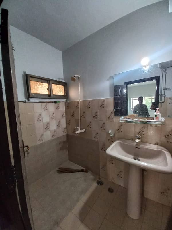 3 BED DD FLAT FOR RENT IN GULSHAN-E-IQBAL BLOCK 13 A (HASSAN SQAURE) 11