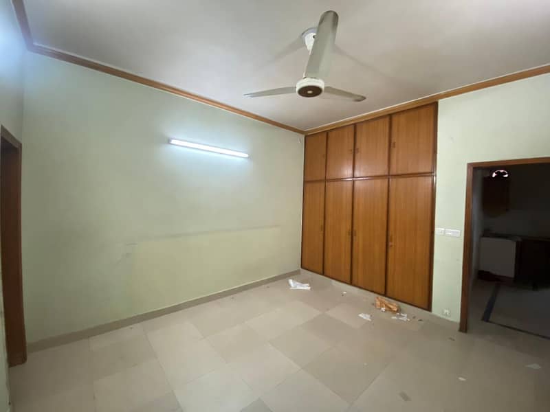 Beautiful Spacious 4 Bed Full House For Rent Ali View Garden Phase 3 Near Bhatta Chowk 6