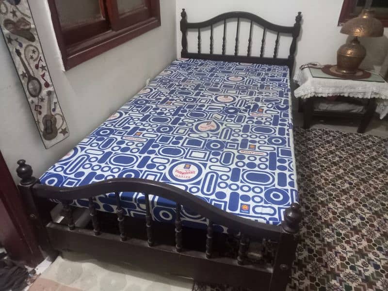 Master bed n Queen bed 15