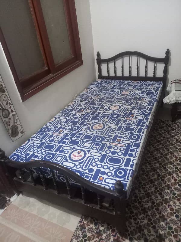 Master bed n Queen bed 18