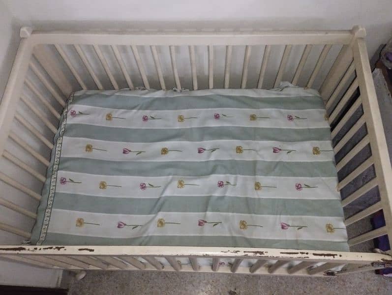 Baby cot (PRICE IS NEGOTIABLE) 4