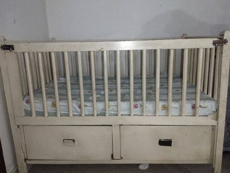 Baby cot (PRICE IS NEGOTIABLE) 5