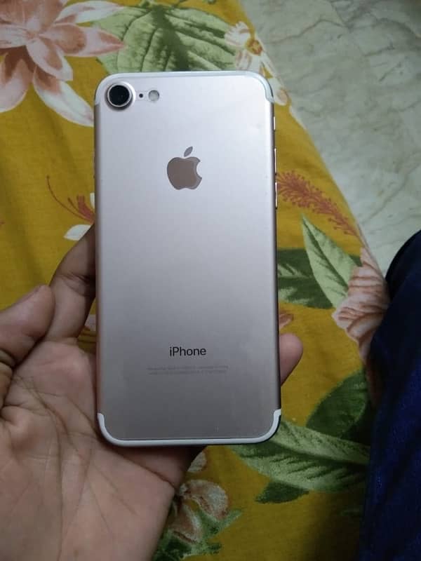 sell i phone 7 32 gb pta approve 0