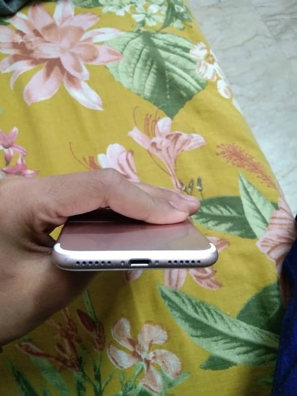 sell i phone 7 32 gb pta approve 1