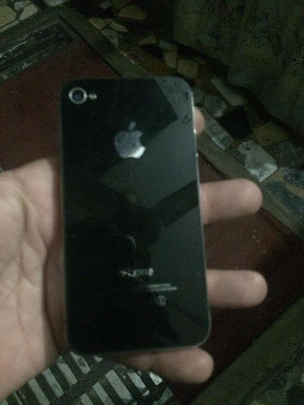 iphone 4 32gb non pta 2000 fix price exchange possible 03254675868 wts 4