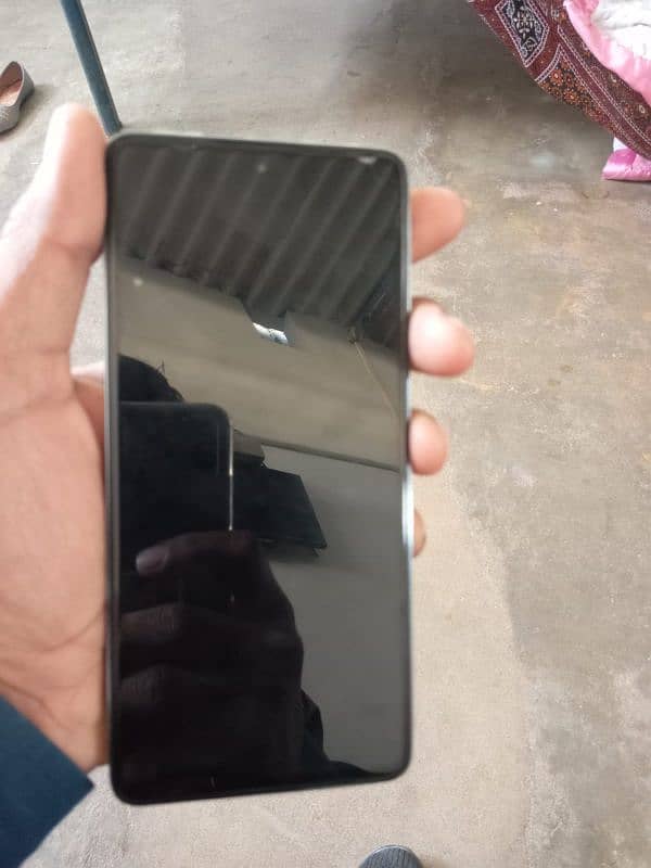 Tecno camon20 8gb ram 256gbroom 4