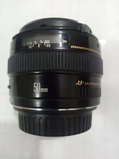 Canon lance 50mm 1.4 and 85mm 1.8