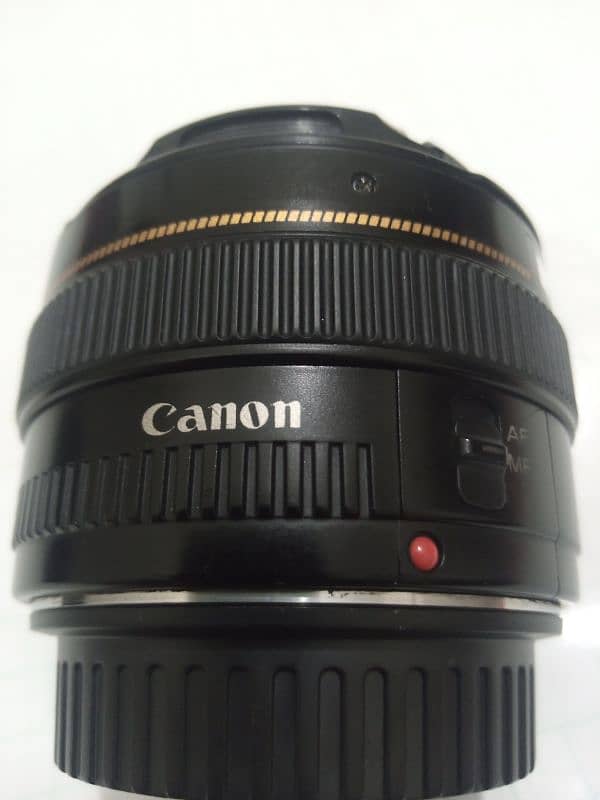 Canon lance 50mm 1.4 and 85mm 1.8 3