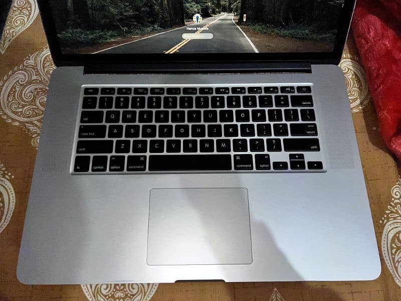 Macbook Pro 2014 15.4 inch Retina Display 2