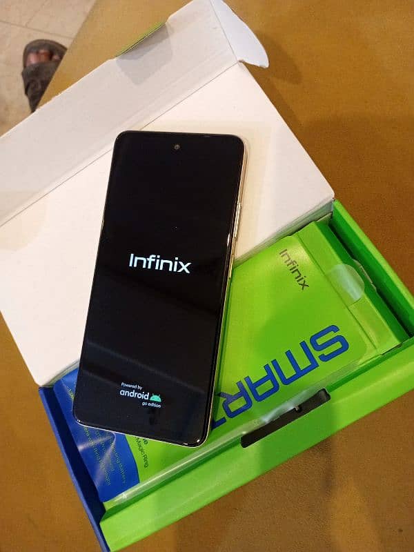 Infinix smart 8 4+4gb Ram 64gb storage in warranty 4