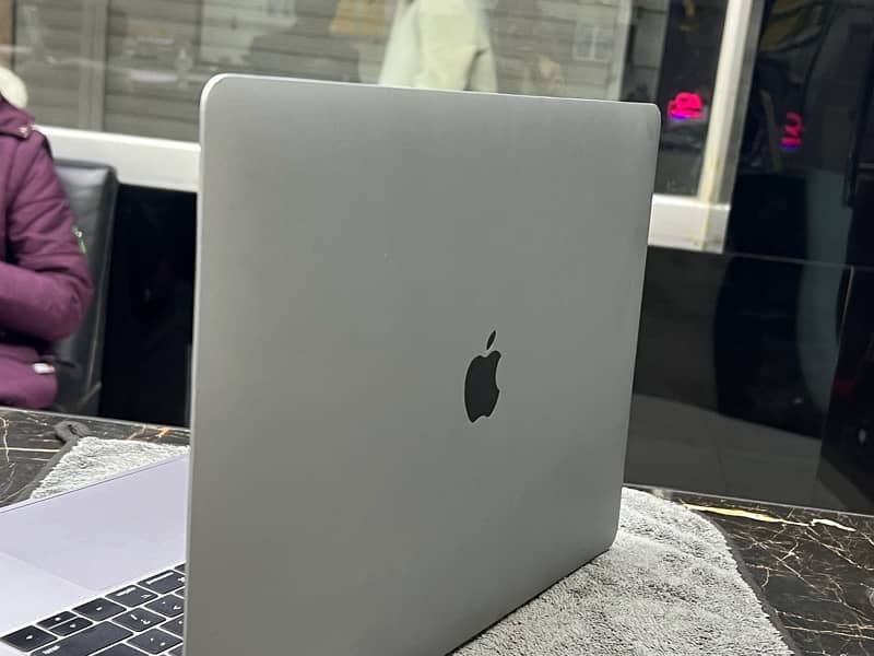 Macbookpro 17 7