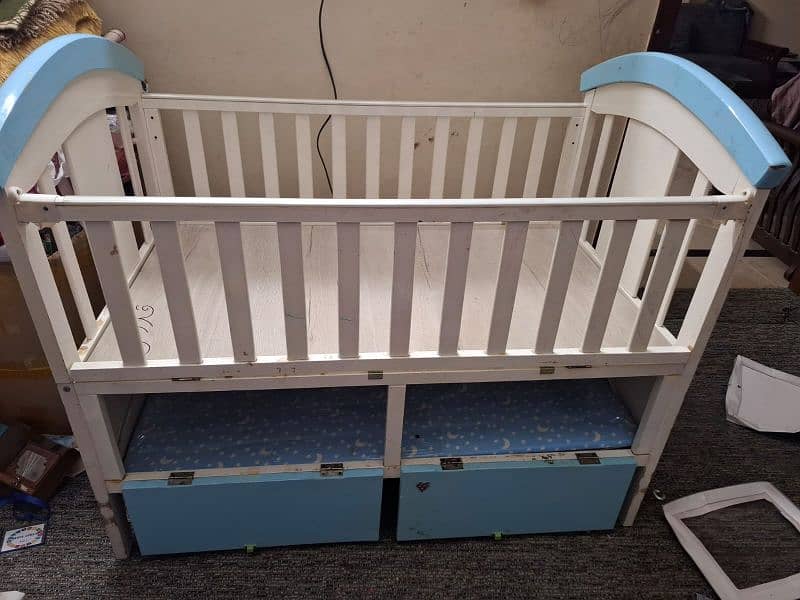 baby cot size 2 x 4 feet with matress 5