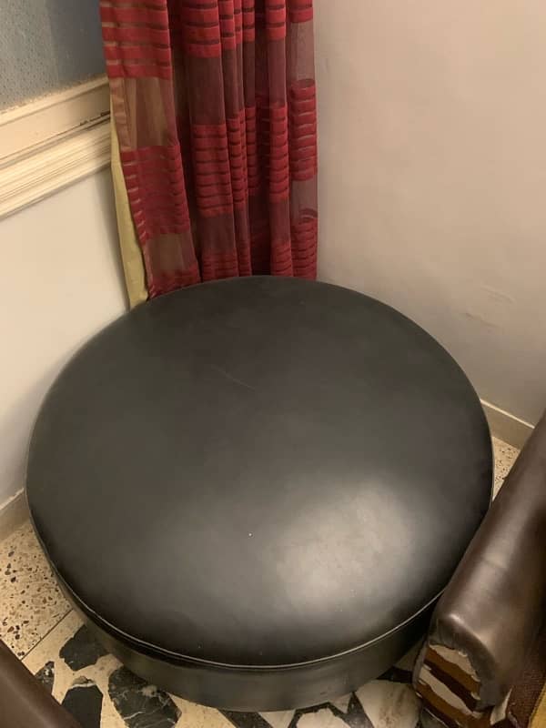 round sofa for sale 4