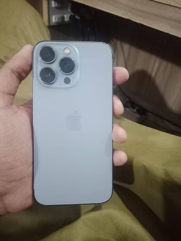 iphone 13 pro 256gb 10/10 with box  non pta non active 5