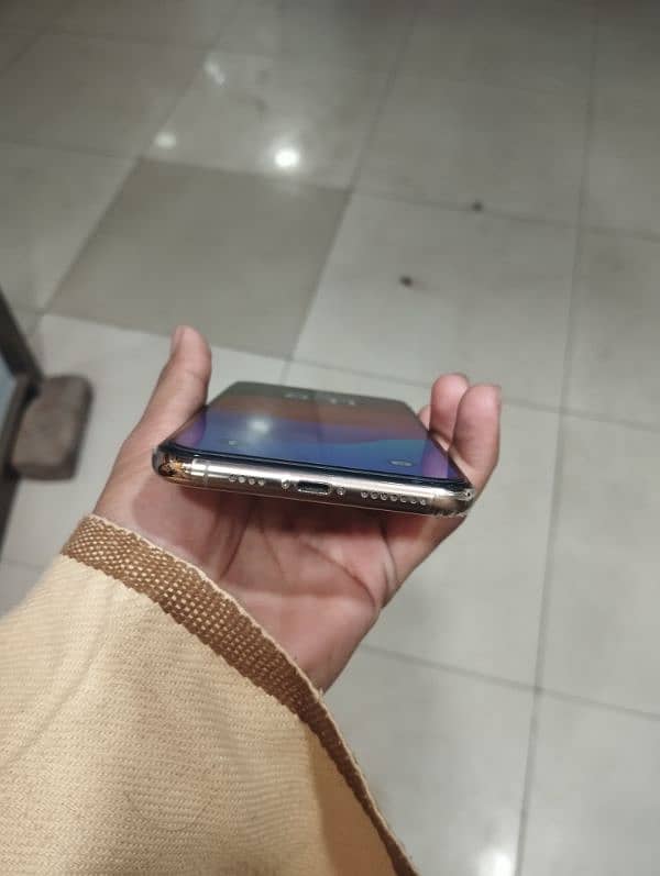 I phone 11 pro max for sale, 8