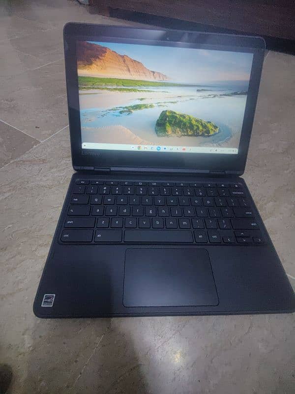 Lenovo Chromebook awesome condition with charger 0