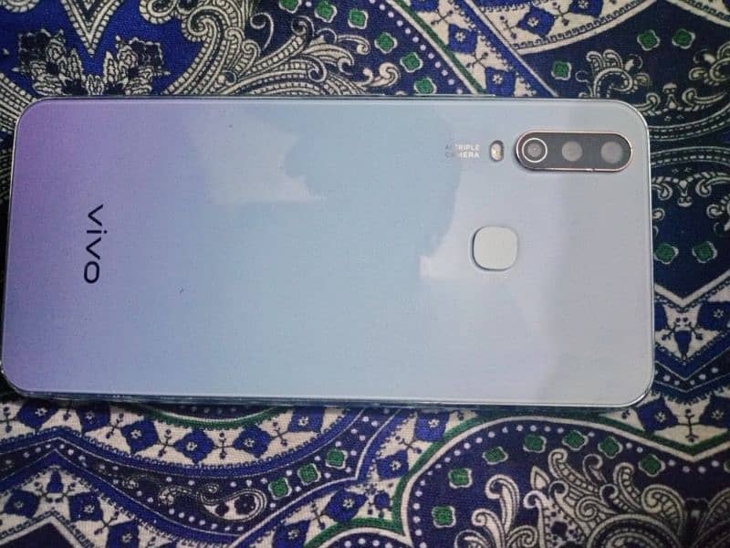 Vivo y17 Dual sim 8/256 2