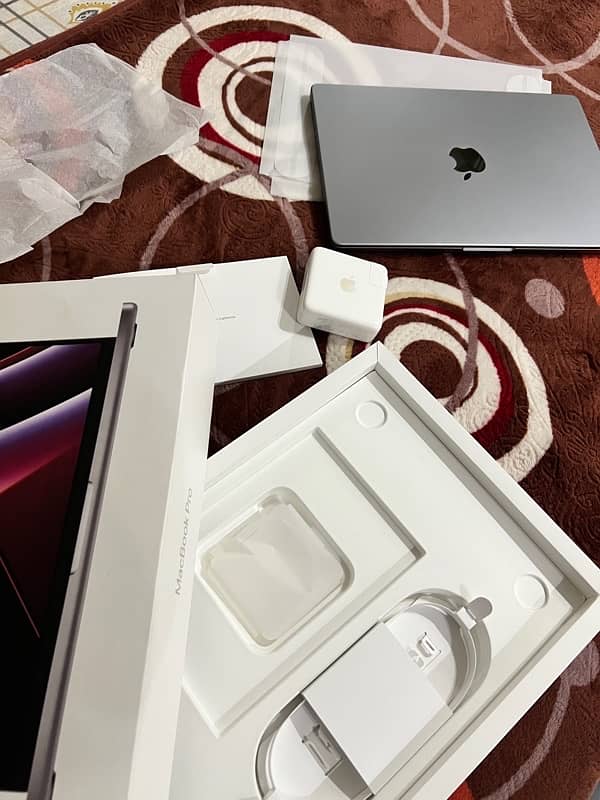 Macbook M2 Pro 16/512gb 14 inch 7