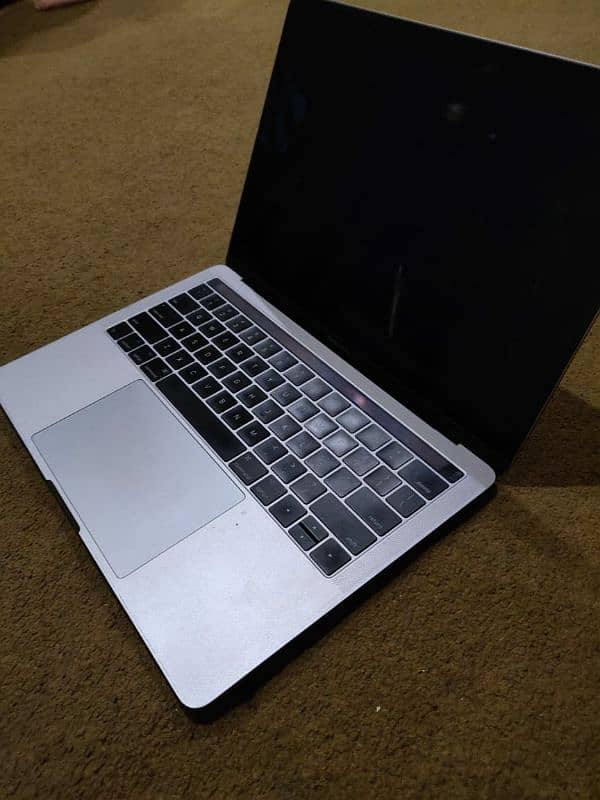 Macbook Pro 2017  Touch Bar n Fingureprint 3