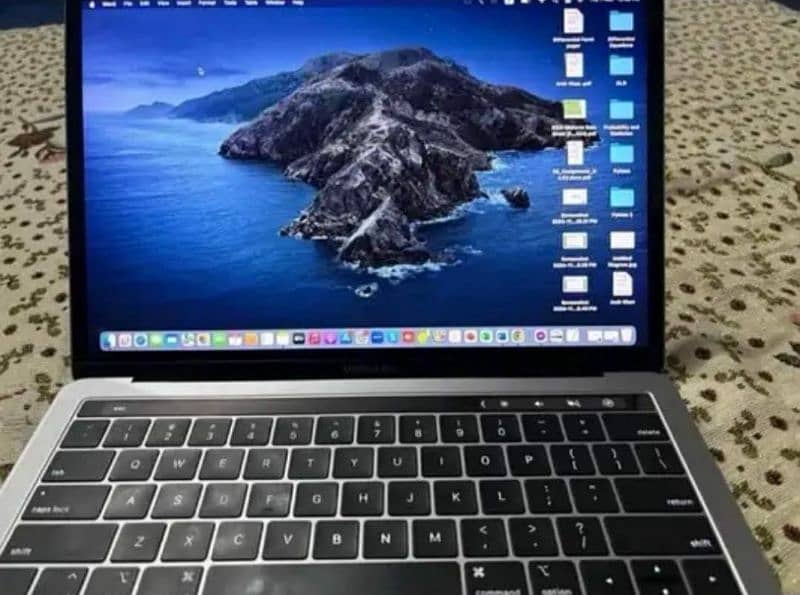 Macbook Pro 2017  Touch Bar n Fingureprint 7