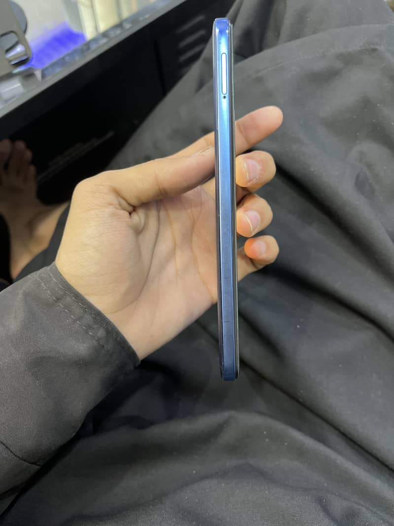 redmi note 11 with box all ok 4+2-128 watsapp number 03487725099 3