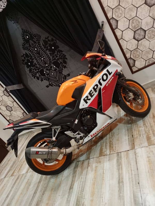 Honda CBR 300R 5