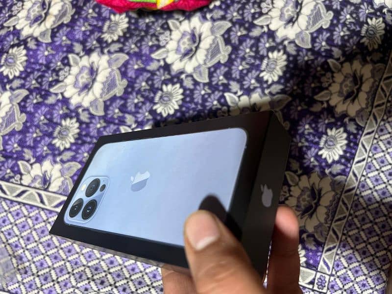 iphone 13 pro 256gb 10/10 with box  non pta non active 12