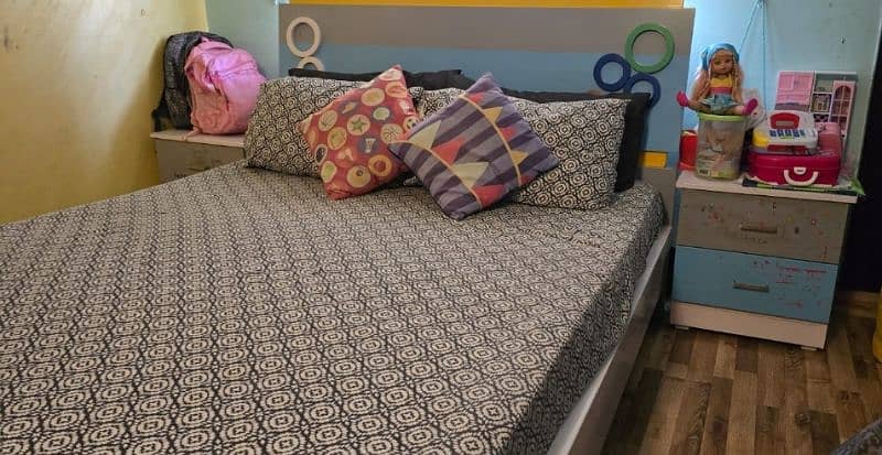 kids bed with two side tables 0