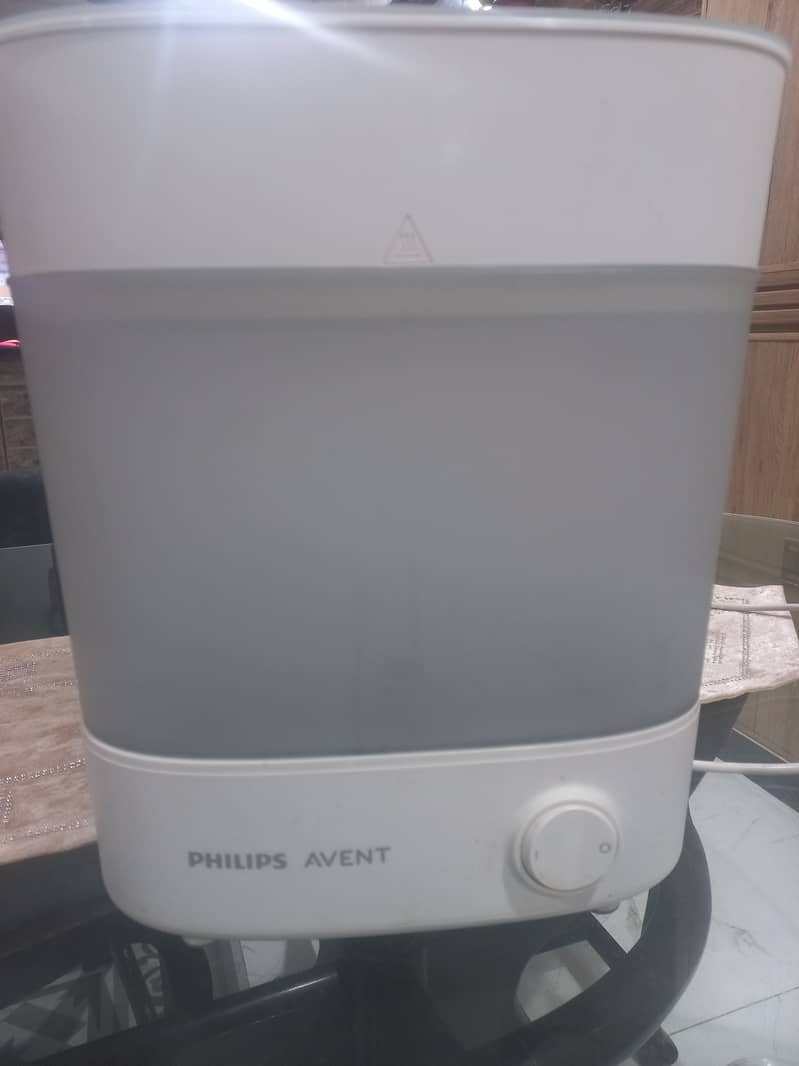 Barely Used Philips Avent 6 in 1 bottles Sterilizer 0