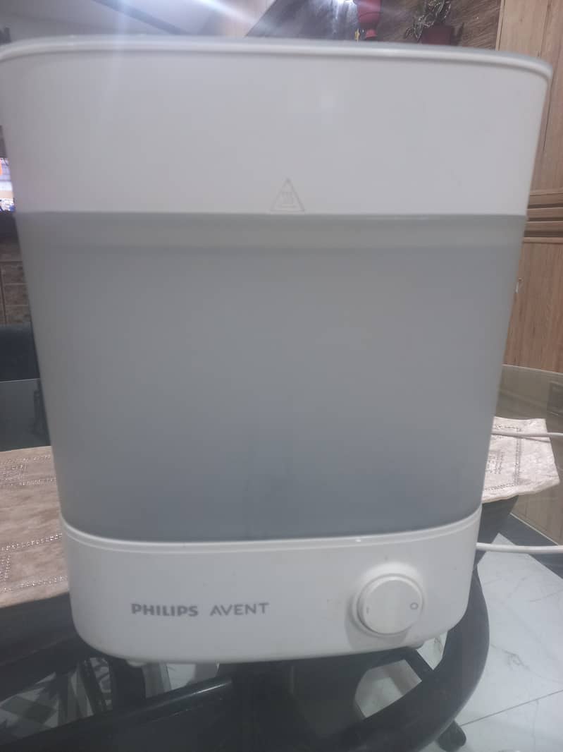 Barely Used Philips Avent 6 in 1 bottles Sterilizer 1