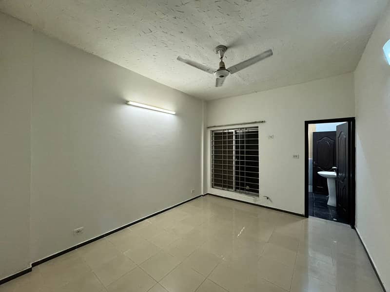 Jameel Sons Real Estate Offers 05 Marla Flat Is Available For Rent In Askari 11 Sector C At Super Hot Location 11