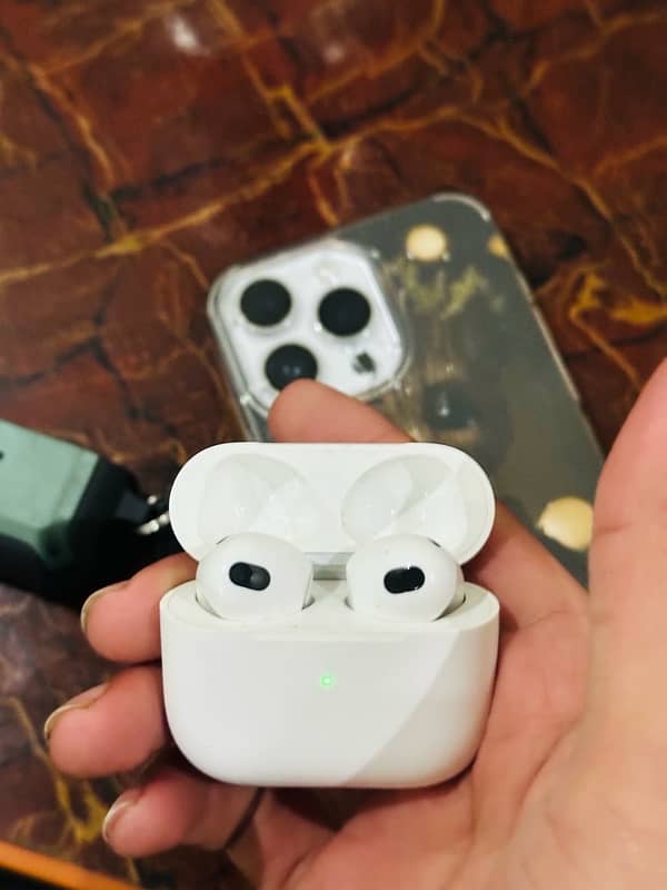 Apple air pods 3rg gen 3