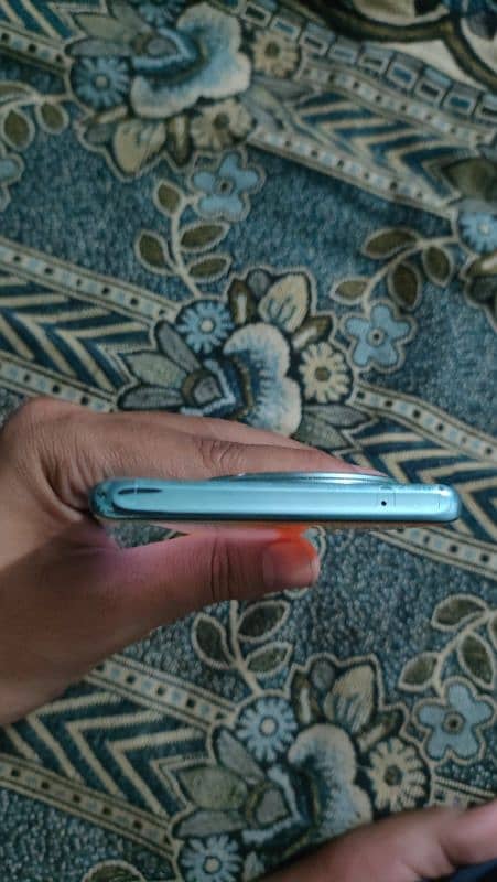 Vivo V30e 10/10 condition all ok guarantee 2