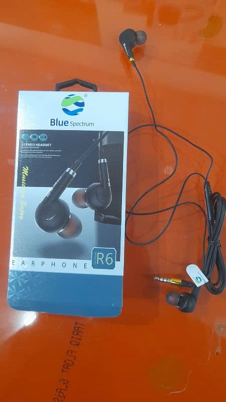 R6 handfree 1