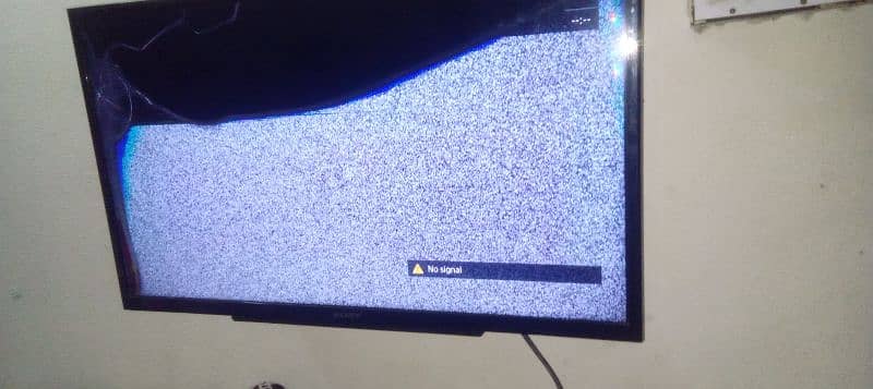 Sony 32 inch LeD only half damage 0