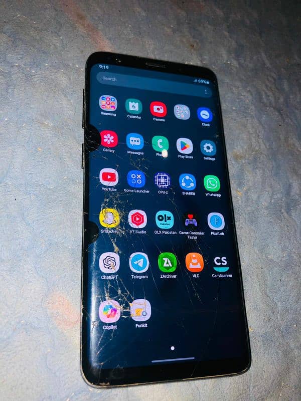 Samsung Galaxy S9 better then Aquos R2 0