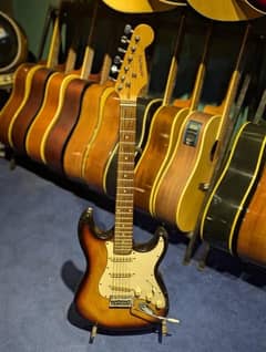 Excellent Condition Electric Guitar Sunburst Pattern