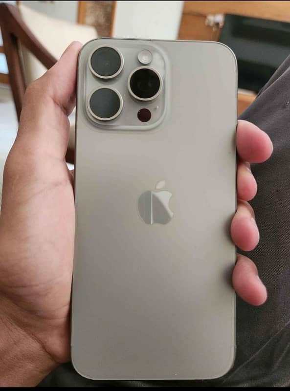 Iphone 15 Pro Max natural titanium 256gb non approved. 0