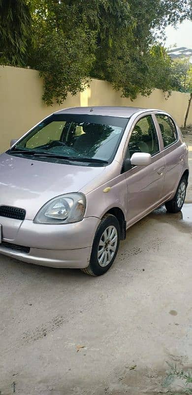 Toyota Vitz 2000 1