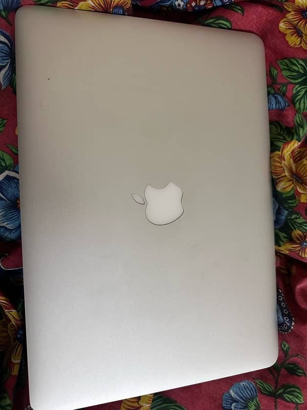 Macbook Air 2015 4/256 1