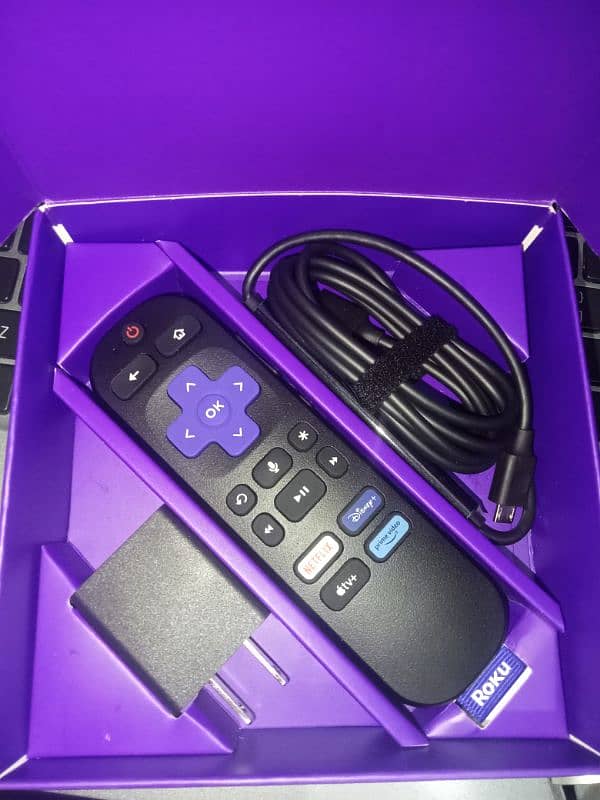 Roku Plug & Play Streaming Stick 4K | Dolby vision HD/HDR 1