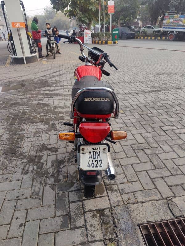 Honda CD70 4