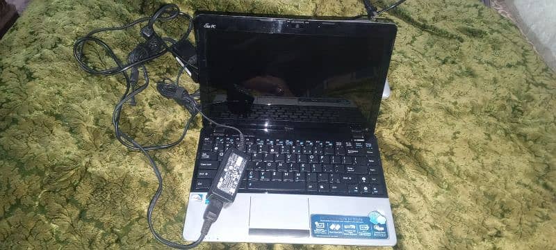 Asus  1215n beautiful laptop 0