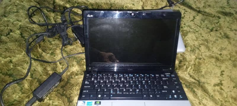 Asus  1215n beautiful laptop 2