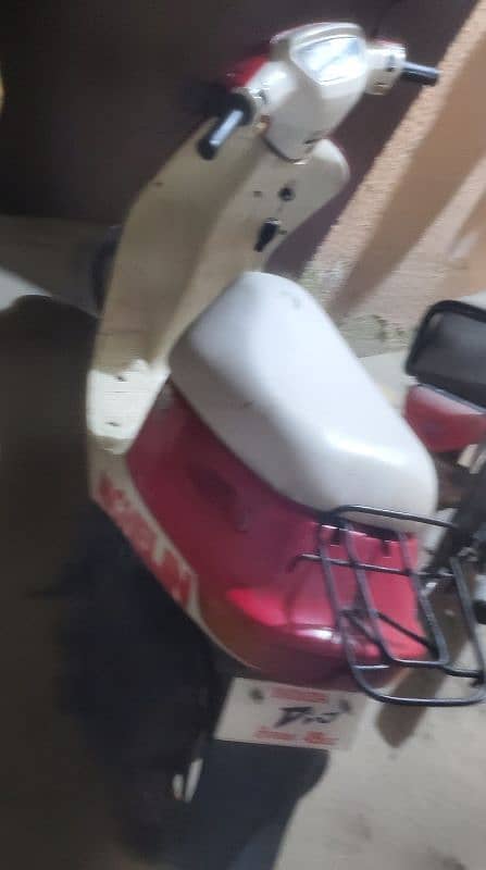 02 Stroke Scooty for sale 1