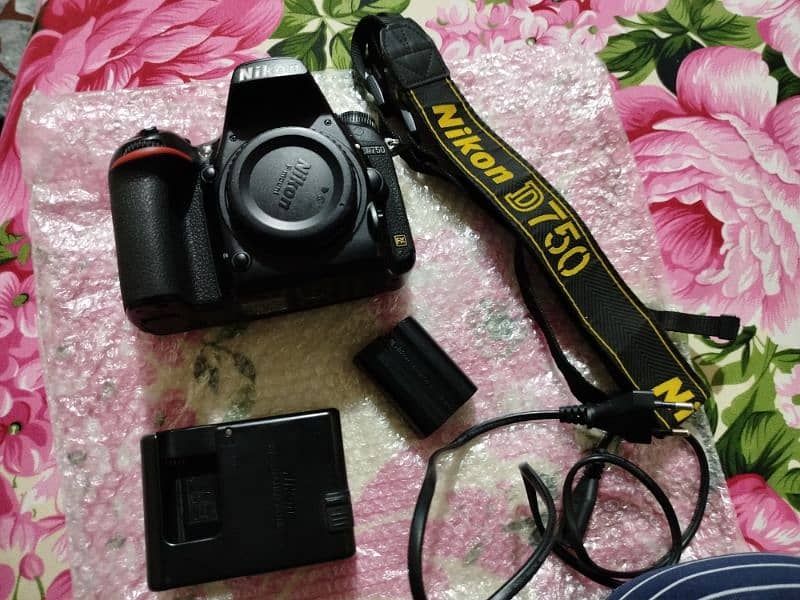 Nikon d 750 body only 9